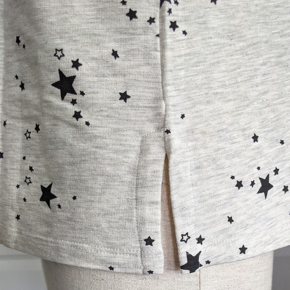 Monrow Pullover Lounge Top Star Print 3/4 Sleeve Round Neck Grey Black L NWT - Picture 6 of 14